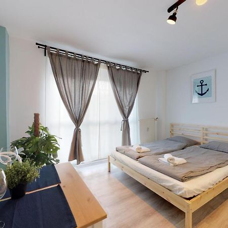 Studio Steps From Nivy & Main Bus Station Bratislava Exterior foto